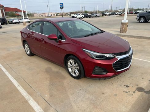 Used 2019 Chevrolet Cruze LT image 15