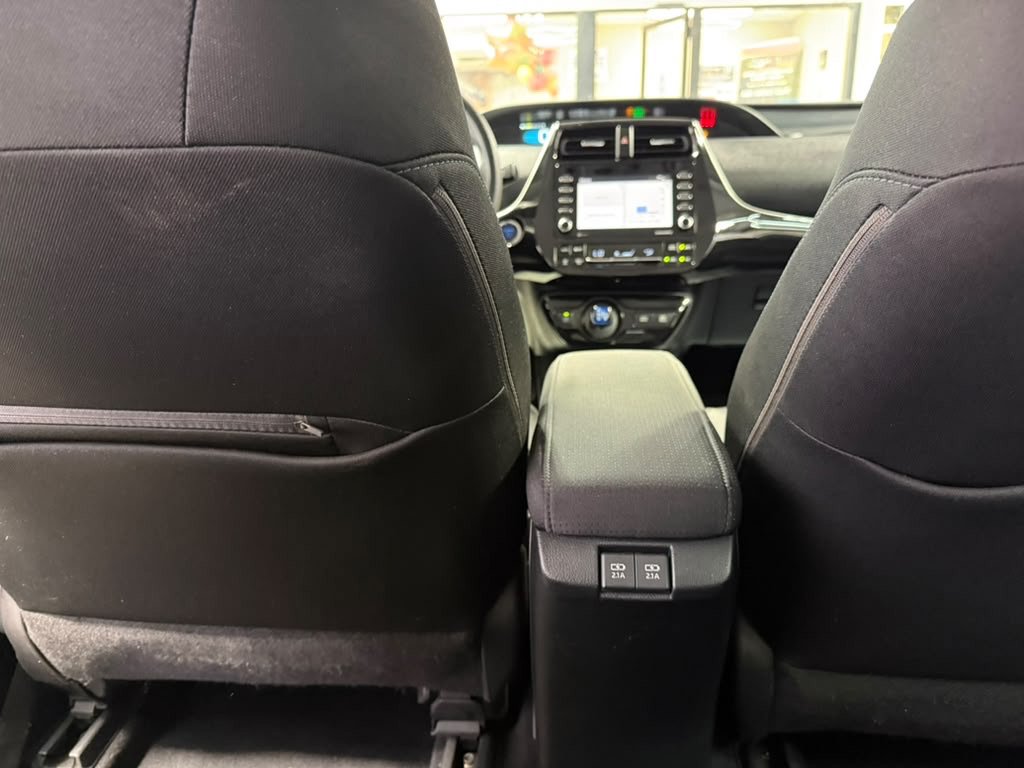 Used 2022 Toyota Prius LE FWD image 18