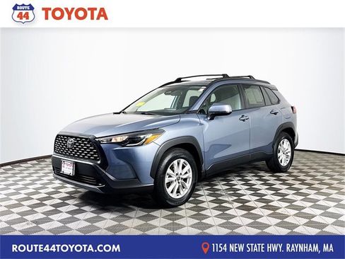Used 2024 Toyota Corolla Cross LE image 1