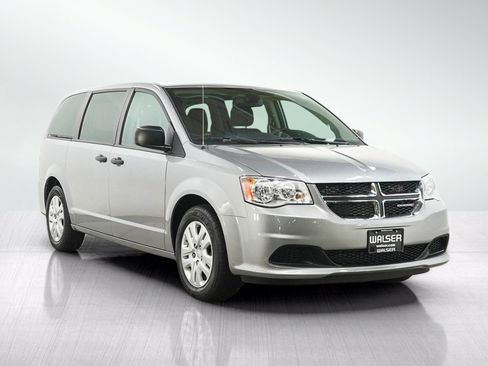 Used 2020 Dodge Grand Caravan SE w/ UConnect Hands-Free Group FWD image 7