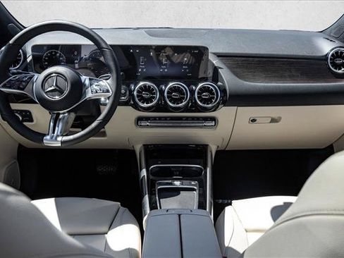 New 2026 Mercedes-Benz GLA 250 4MATIC image 18