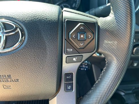 Used 2021 Toyota Tacoma TRD Off-Road AWD/4WD image 25