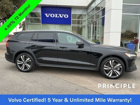 Certified 2025 Volvo V60 B5 Cross Country Plus image 7