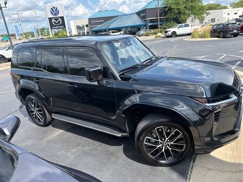 Used 2024 Lexus GX 550 AWD/4WD image 4