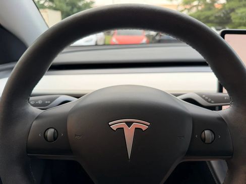 Used 2023 Tesla Model Y Long Range AWD/4WD image 24