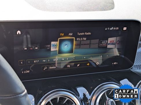 Used 2021 Mercedes-Benz GLB 250 GLB 250 image 21