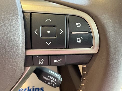Used 2016 Lexus ES 350 w/ Luxury Package w/Wood Trim FWD image 12