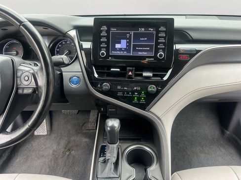 Used 2022 Toyota Camry SE FWD image 14
