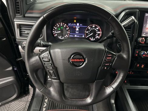 Used 2020 Nissan Titan PRO-4X w/ Pro-4x Convenience Package AWD/4WD image 15