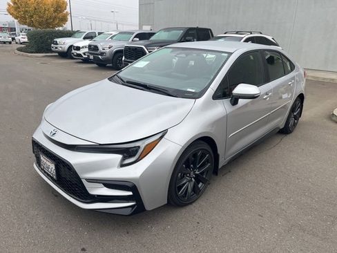 Used 2025 Toyota Corolla SE image 1