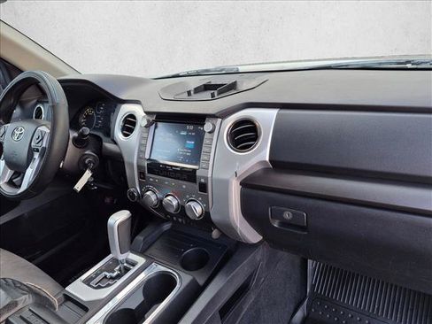 Used 2020 Toyota Tundra SR5 w/ SR5 Upgrade Package AWD/4WD image 19