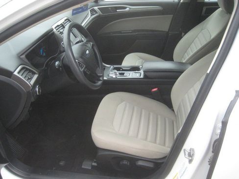 Used 2019 Ford Fusion S FWD image 13