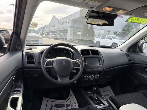 Used 2025 Mitsubishi Outlander Sport ES AWD/4WD image 14