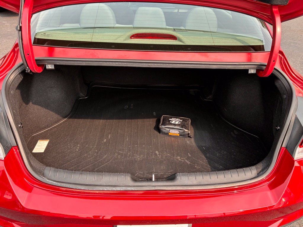Used 2023 Hyundai Elantra SEL FWD image 12