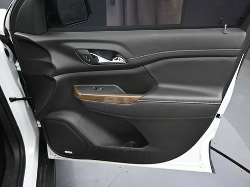 Used 2023 GMC Acadia SLE w/ Driver Convenience Package FWD image 27