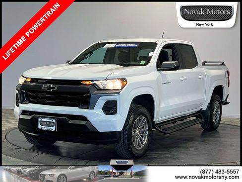 Used 2023 Chevrolet Colorado LT AWD/4WD image 4