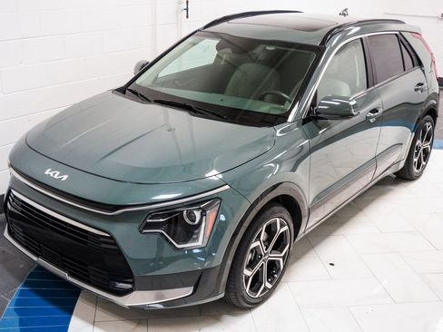 Used 2023 Kia Niro EX Touring image 44