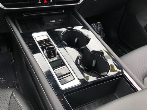 Used 2025 Volkswagen Atlas SEL image 30