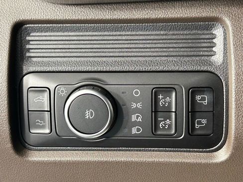 Used 2025 Ford F450 King Ranch w/ Chrome Package image 34