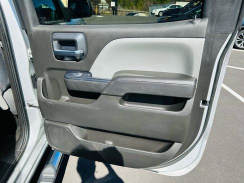 Used 2018 Chevrolet Silverado 1500 Custom w/ Custom Convenience Package image 25