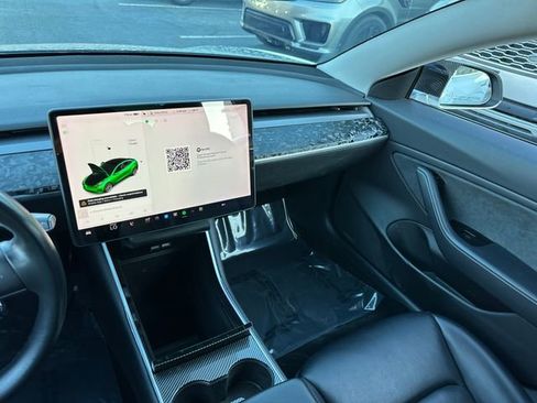 Used 2019 Tesla Model 3 Long Range image 17
