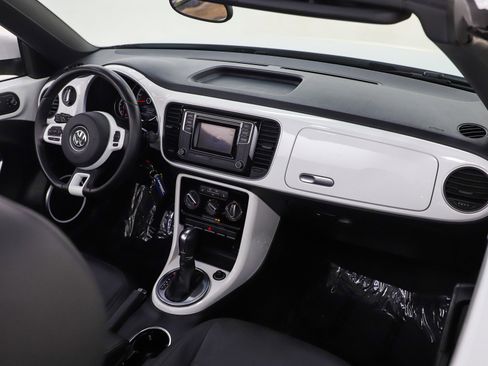 Used 2019 Volkswagen Beetle 2.0T SE image 11