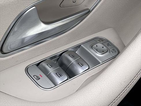 Used 2022 Mercedes-Benz GLS 450 4MATIC image 19