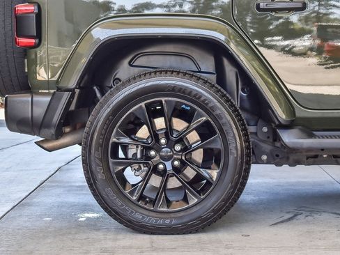 Used 2022 Jeep Wrangler Unlimited Sahara image 10