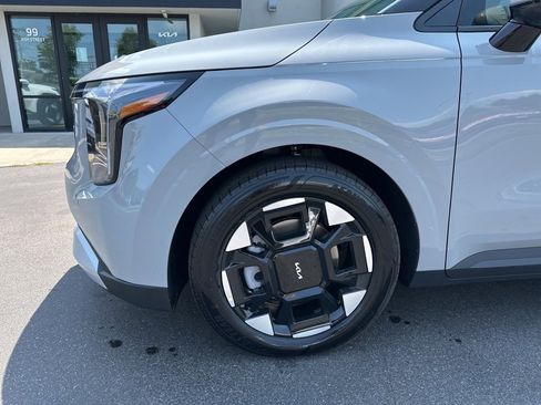 New 2026 Kia Carnival EX image 11