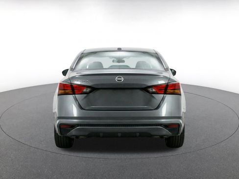 Used 2025 Nissan Altima 2.5 SV FWD image 8