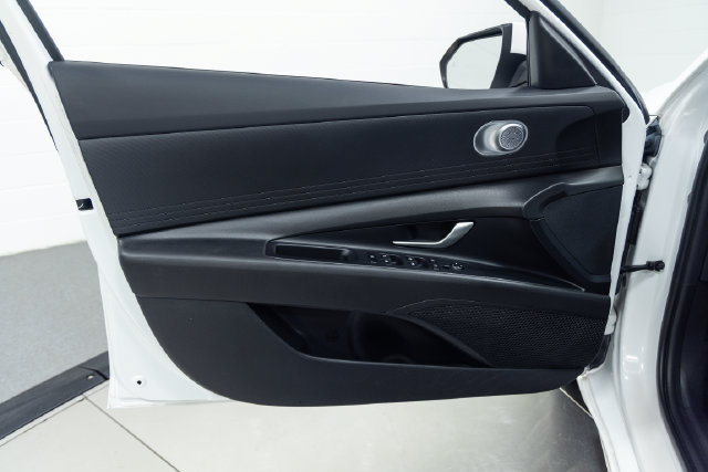 Used 2024 Hyundai Elantra SEL FWD image 11
