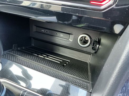 New 2026 Volkswagen Taos SE image 17