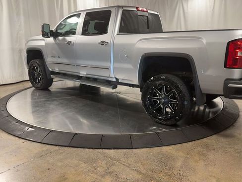 Used 2018 GMC Sierra 2500 Denali w/ Duramax Plus Package image 6