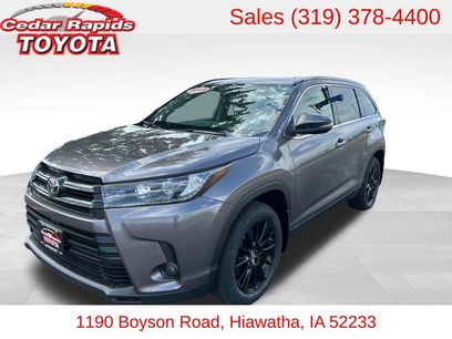 Used 2019 Toyota Highlander SE