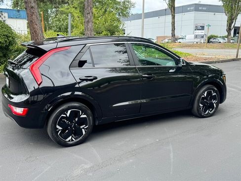 Used 2023 Kia Niro Wind w/ Wind Preserve Package FWD image 6