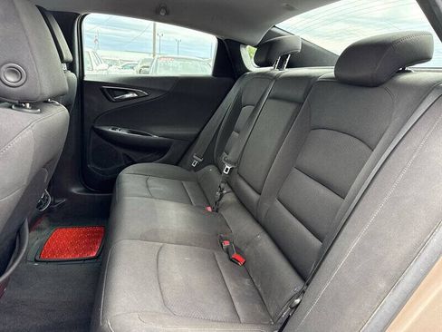 Used 2018 Chevrolet Malibu LT FWD image 19