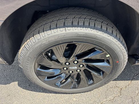 New 2026 Lincoln Navigator Reserve w/ Jet Appearance Package AWD/4WD image 10