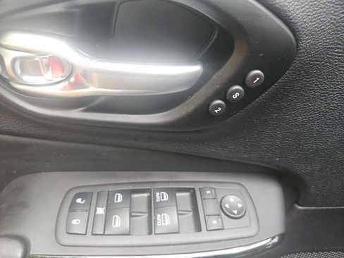Used 2023 Jeep Cherokee Altitude Lux w/ Lux Elite Package AWD/4WD image 7