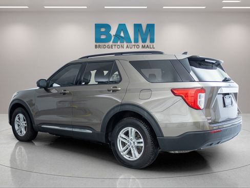 Used 2021 Ford Explorer XLT AWD/4WD image 5