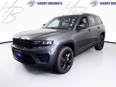 Used 2022 Jeep Grand Cherokee Altitude AWD/4WD image 1