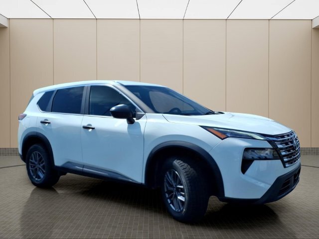 Used 2024 Nissan Rogue S AWD/4WD image 5