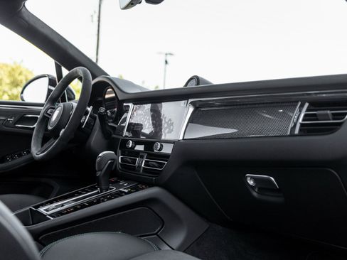 New 2026 Porsche Macan GTS image 43