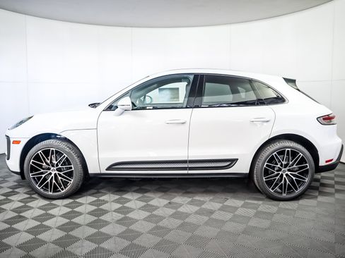 New 2026 Porsche Macan image 2