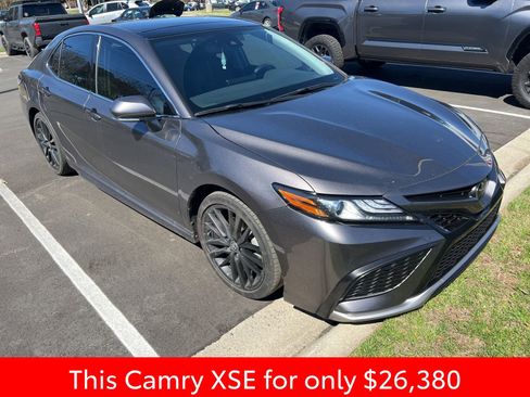 Used 2022 Toyota Camry XSE image 3