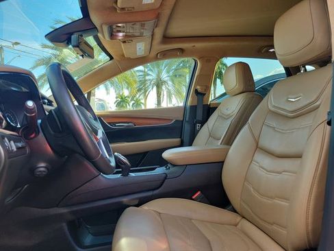 Used 2019 Cadillac XT5 Platinum image 43