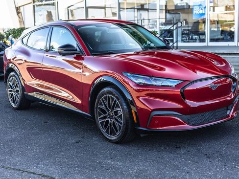 Used 2024 Ford Mustang Mach-E Premium image 7