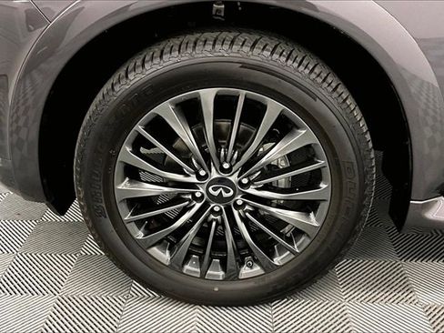 Used 2024 INFINITI QX80 Sensory w/ Cargo Package image 9