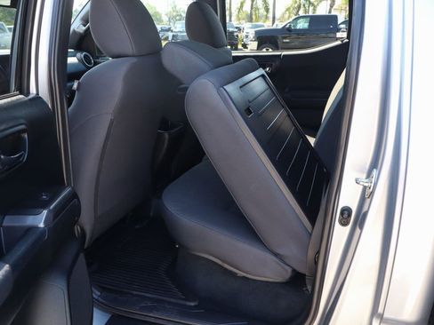 Used 2017 Toyota Tacoma TRD Off-Road RWD image 36