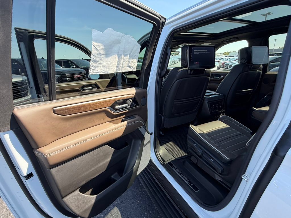 New 2026 GMC Yukon XL Denali Ultimate AWD/4WD image 35