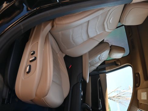 Used 2024 Cadillac XT6 Sport w/ LPO, Onyx Lite Package image 35